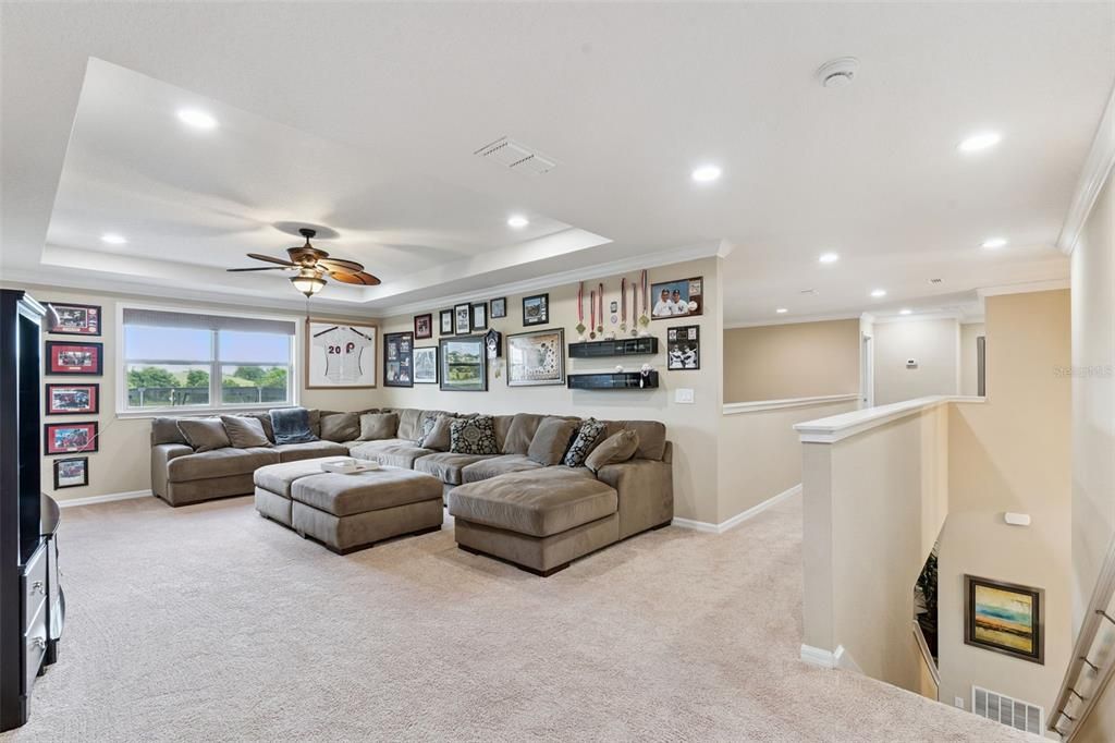 For Sale: $989,000 (6 beds, 5 baths, 4341 Square Feet)
