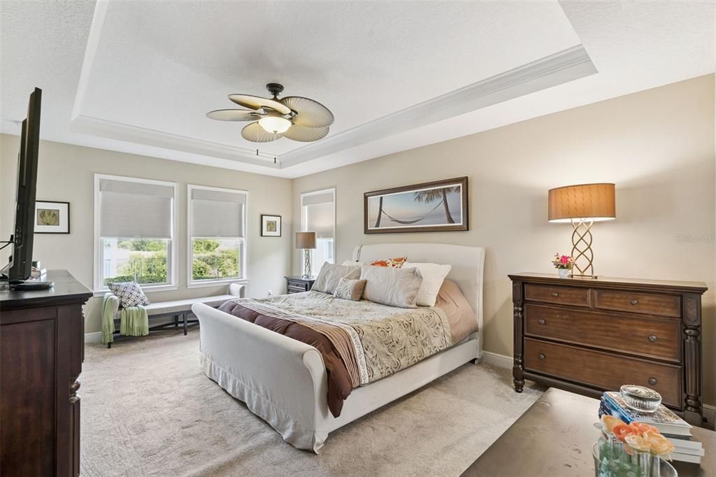For Sale: $989,000 (6 beds, 5 baths, 4341 Square Feet)
