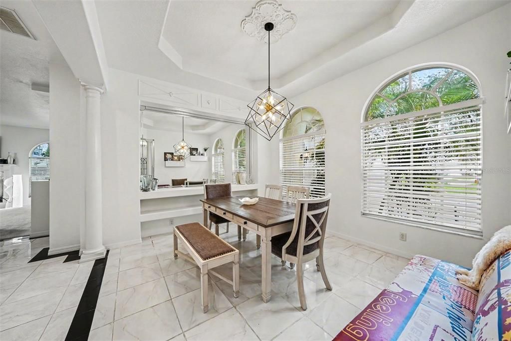 Activo con contrato: $735,000 (5 camas, 4 baños, 3769 Pies cuadrados)