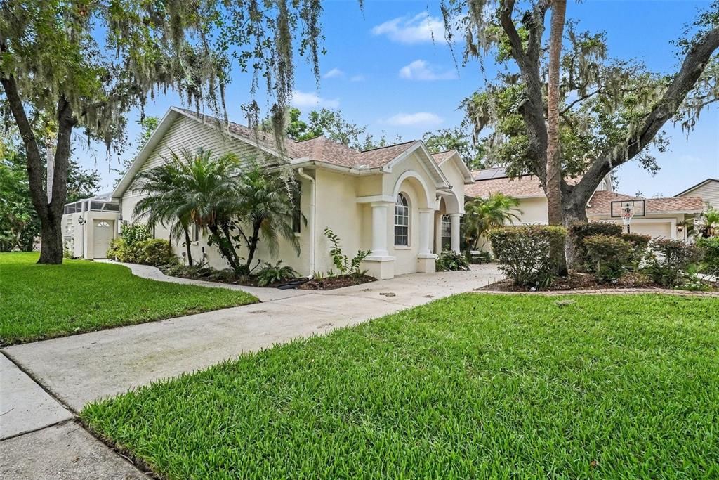 Activo con contrato: $735,000 (5 camas, 4 baños, 3769 Pies cuadrados)
