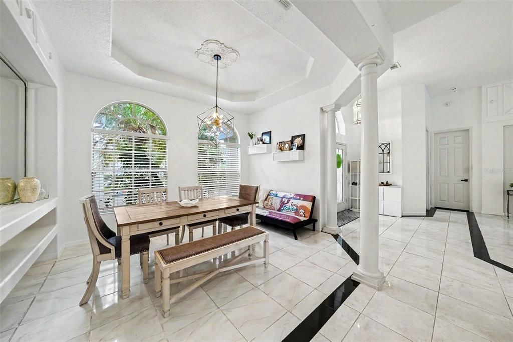 Activo con contrato: $735,000 (5 camas, 4 baños, 3769 Pies cuadrados)