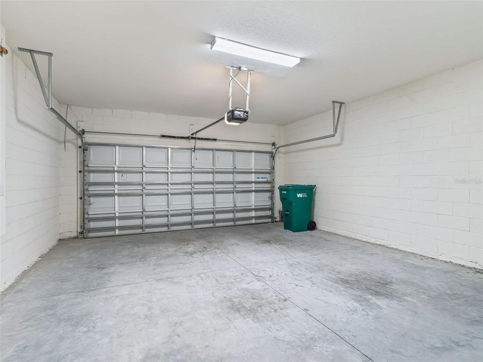 На продажу: $319,995 (3 спален, 2 ванн, 1844 Квадратных фут)