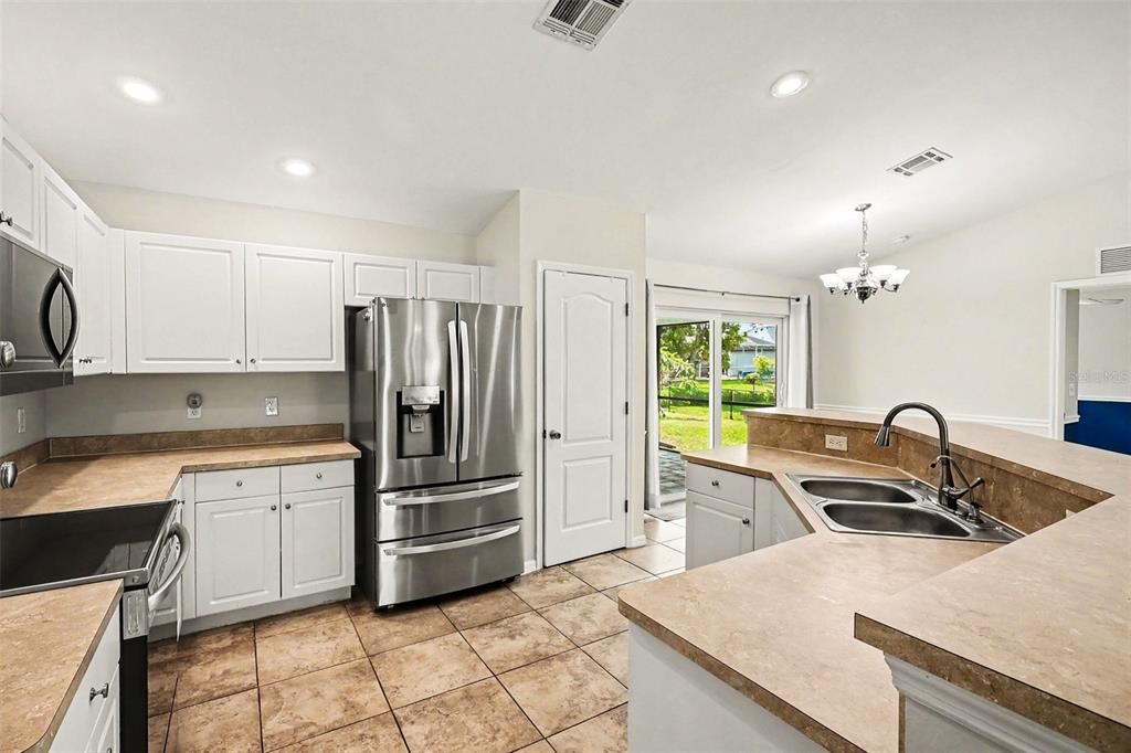 For Sale: $399,000 (3 beds, 2 baths, 1777 Square Feet)