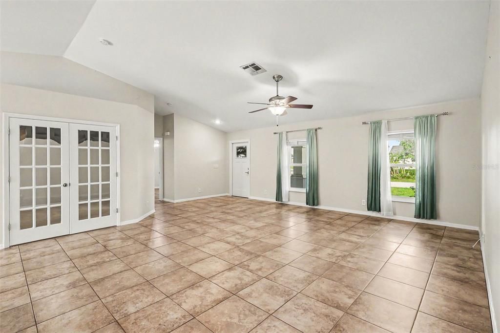 For Sale: $399,000 (3 beds, 2 baths, 1777 Square Feet)