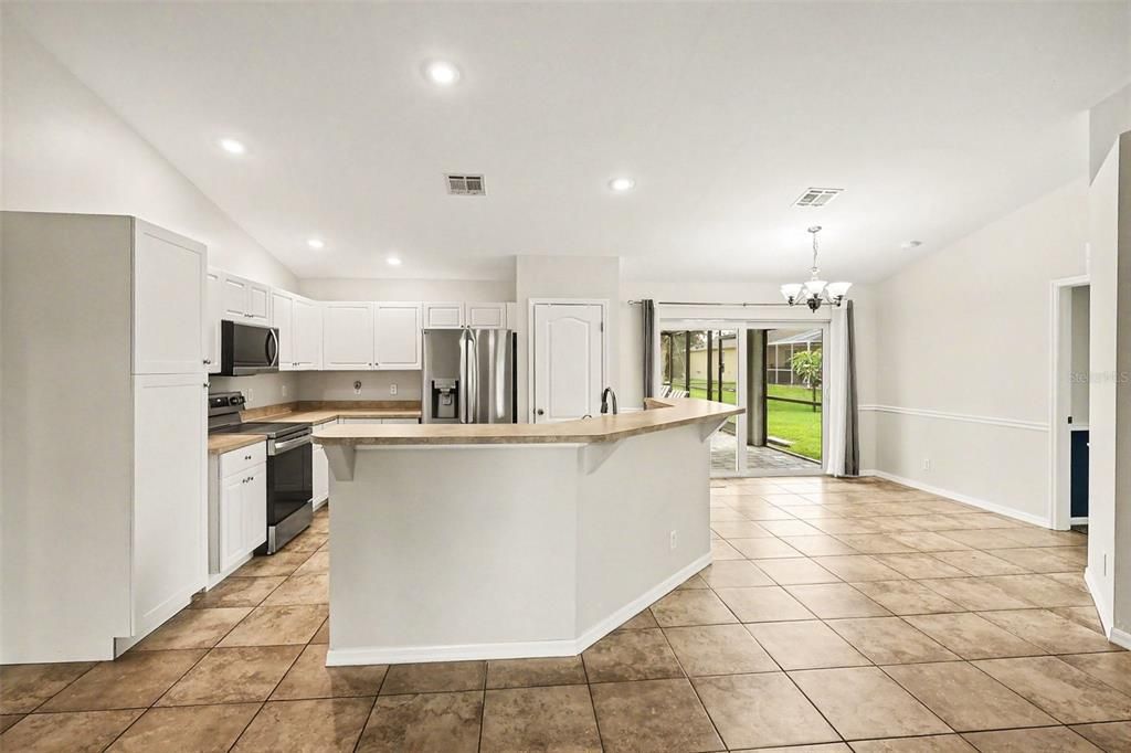For Sale: $399,000 (3 beds, 2 baths, 1777 Square Feet)