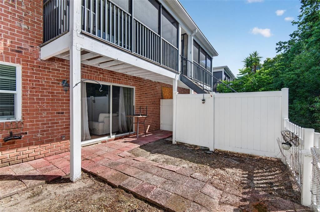 For Sale: $124,900 (1 beds, 1 baths, 644 Square Feet)