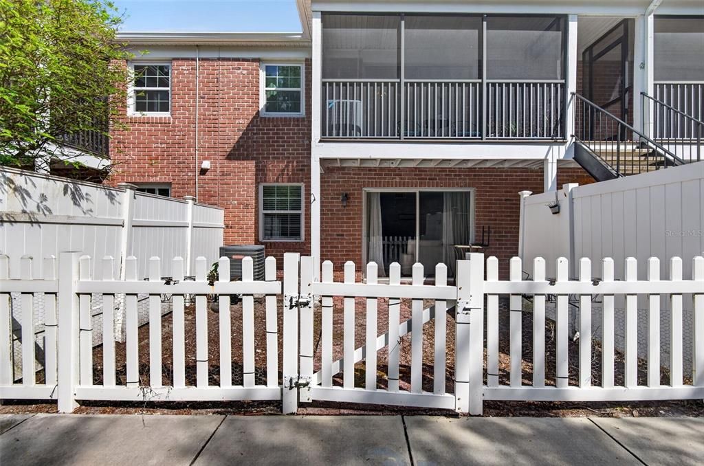 For Sale: $124,900 (1 beds, 1 baths, 644 Square Feet)