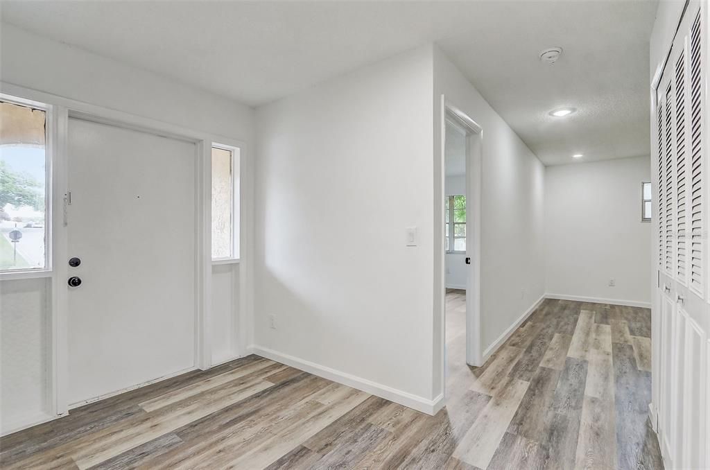 En Venta: $455,000 (4 camas, 3 baños, 1950 Pies cuadrados)