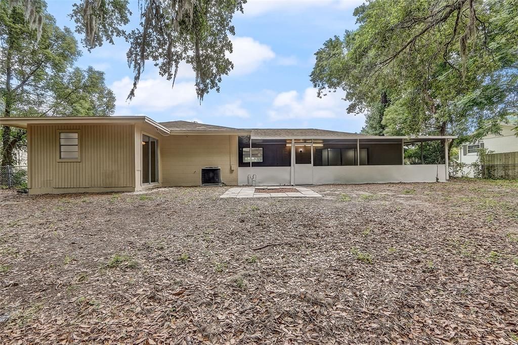 En Venta: $455,000 (4 camas, 3 baños, 1950 Pies cuadrados)