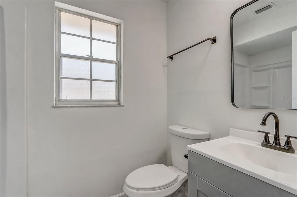 En Venta: $455,000 (4 camas, 3 baños, 1950 Pies cuadrados)