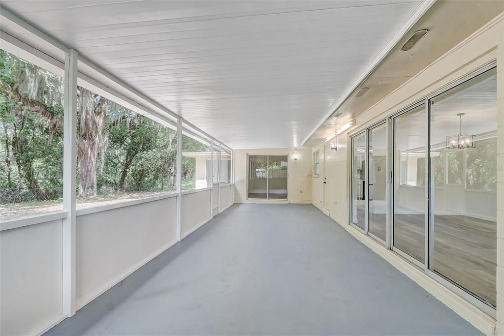 En Venta: $455,000 (4 camas, 3 baños, 1950 Pies cuadrados)