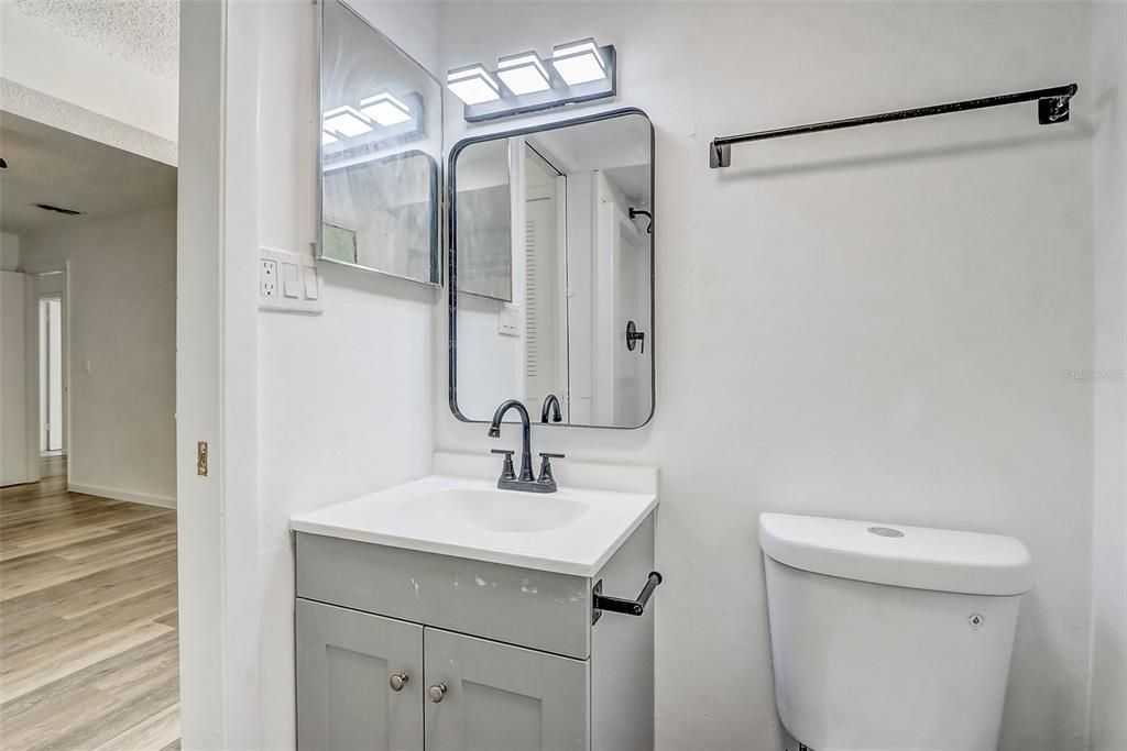 En Venta: $455,000 (4 camas, 3 baños, 1950 Pies cuadrados)