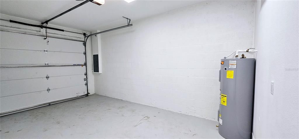 Activo con contrato: $2,900 (3 camas, 2 baños, 1582 Pies cuadrados)