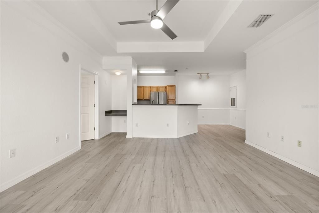 For Sale: $175,000 (2 beds, 2 baths, 1233 Square Feet)