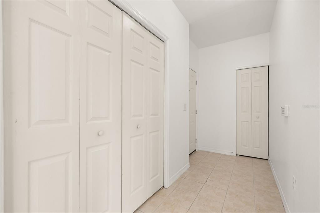 For Sale: $175,000 (2 beds, 2 baths, 1233 Square Feet)