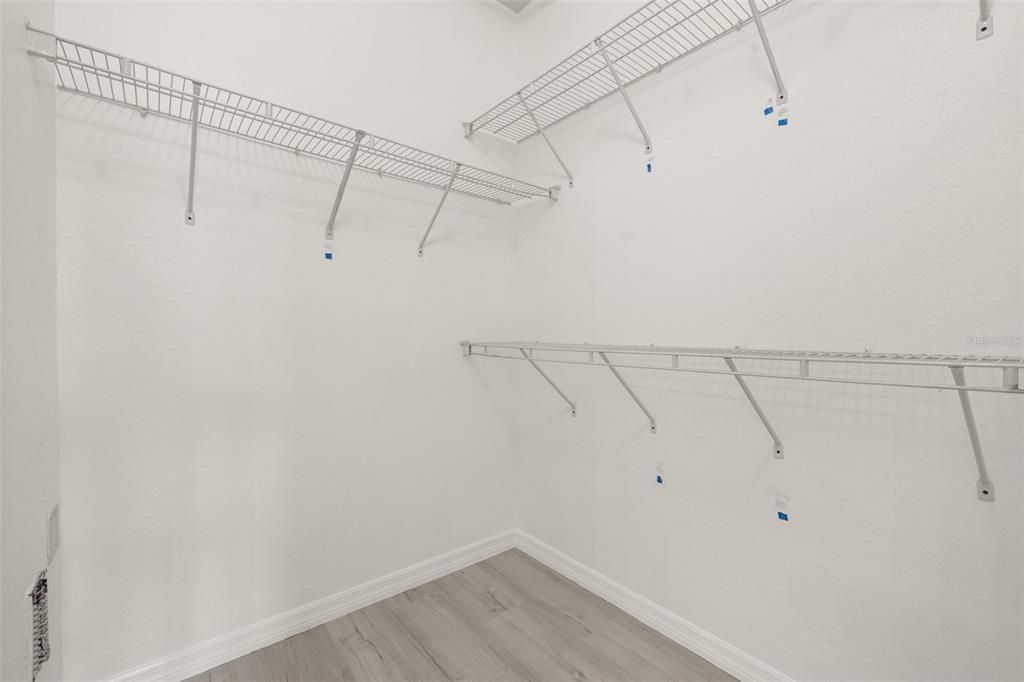 For Sale: $175,000 (2 beds, 2 baths, 1233 Square Feet)