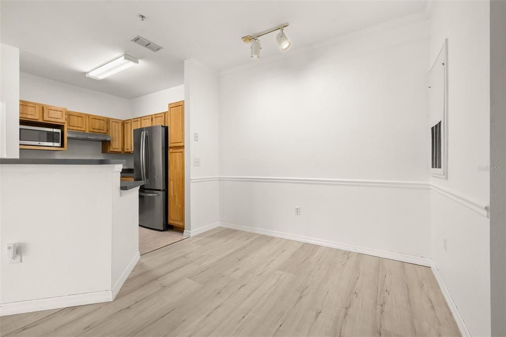 For Sale: $175,000 (2 beds, 2 baths, 1233 Square Feet)