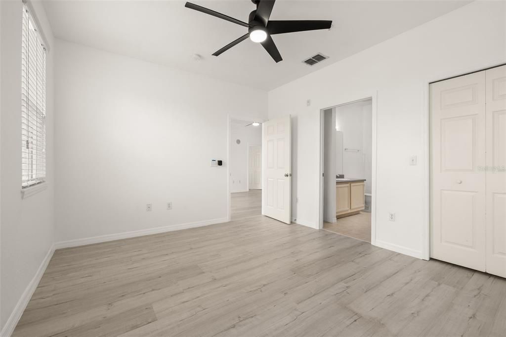 For Sale: $175,000 (2 beds, 2 baths, 1233 Square Feet)