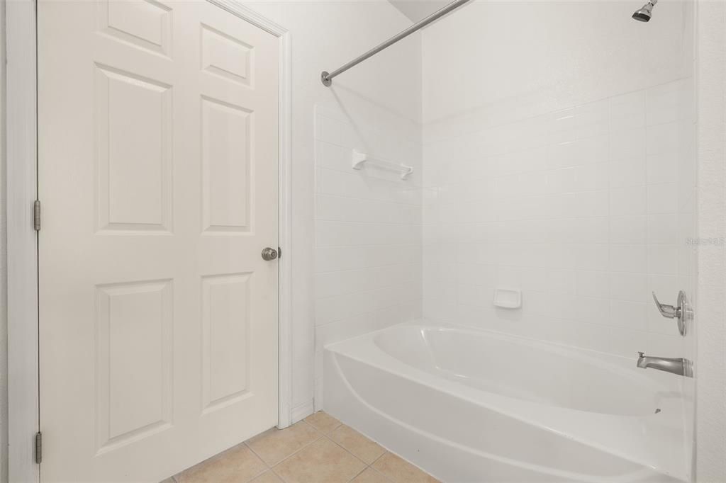 For Sale: $175,000 (2 beds, 2 baths, 1233 Square Feet)