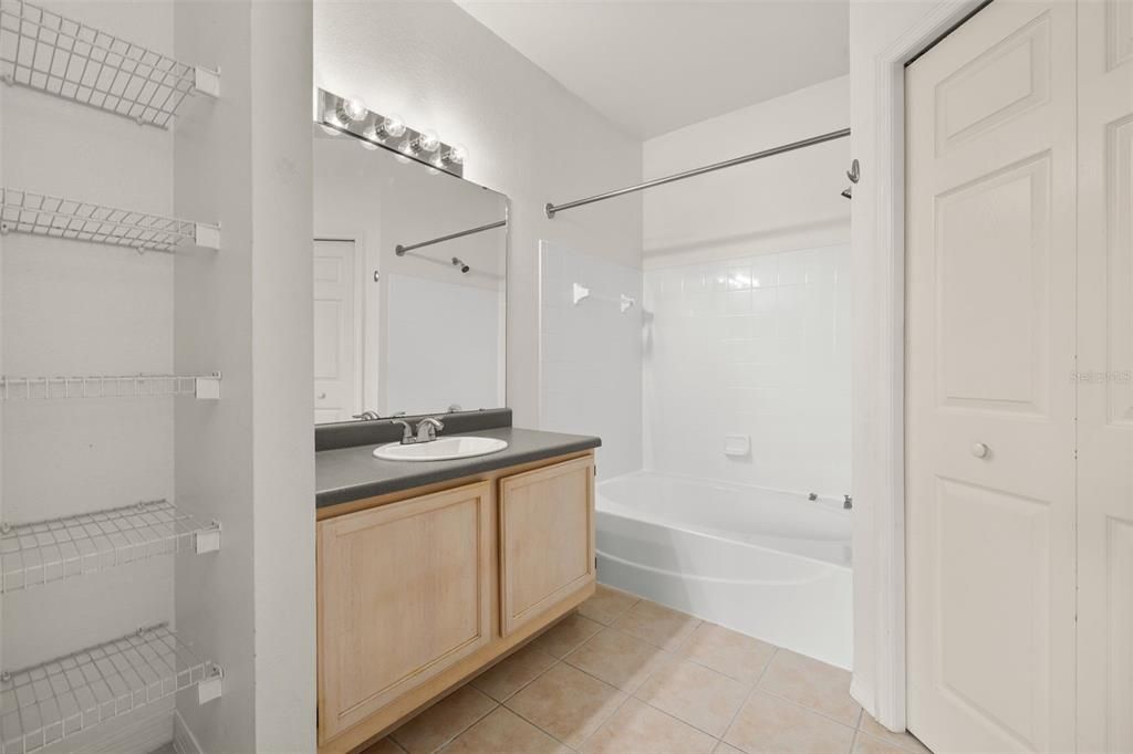 For Sale: $175,000 (2 beds, 2 baths, 1233 Square Feet)