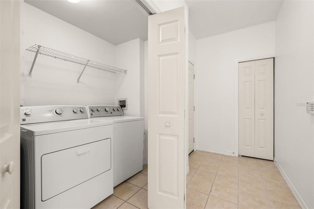 For Sale: $175,000 (2 beds, 2 baths, 1233 Square Feet)