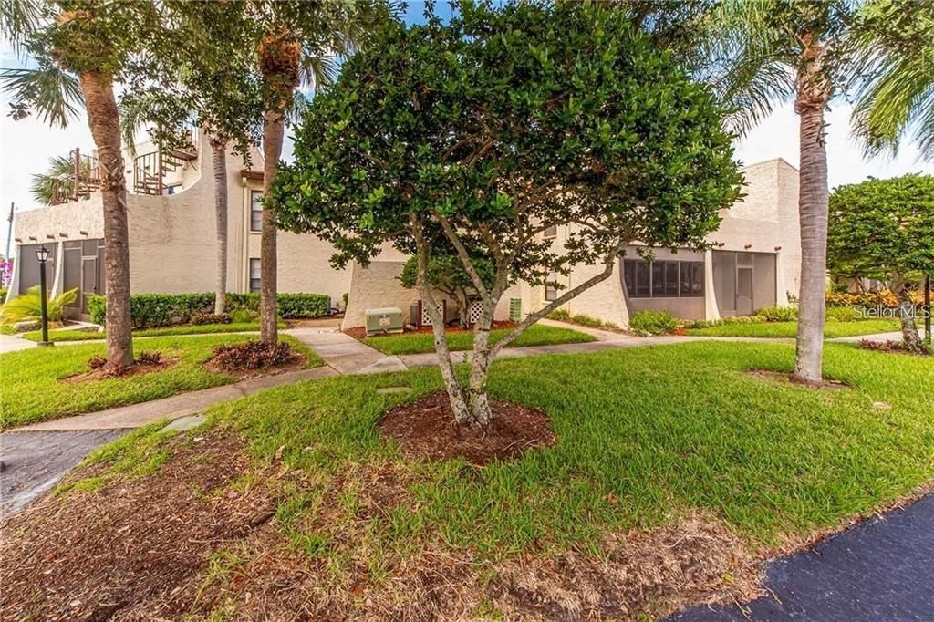 For Sale: $189,910 (1 beds, 1 baths, 675 Square Feet)