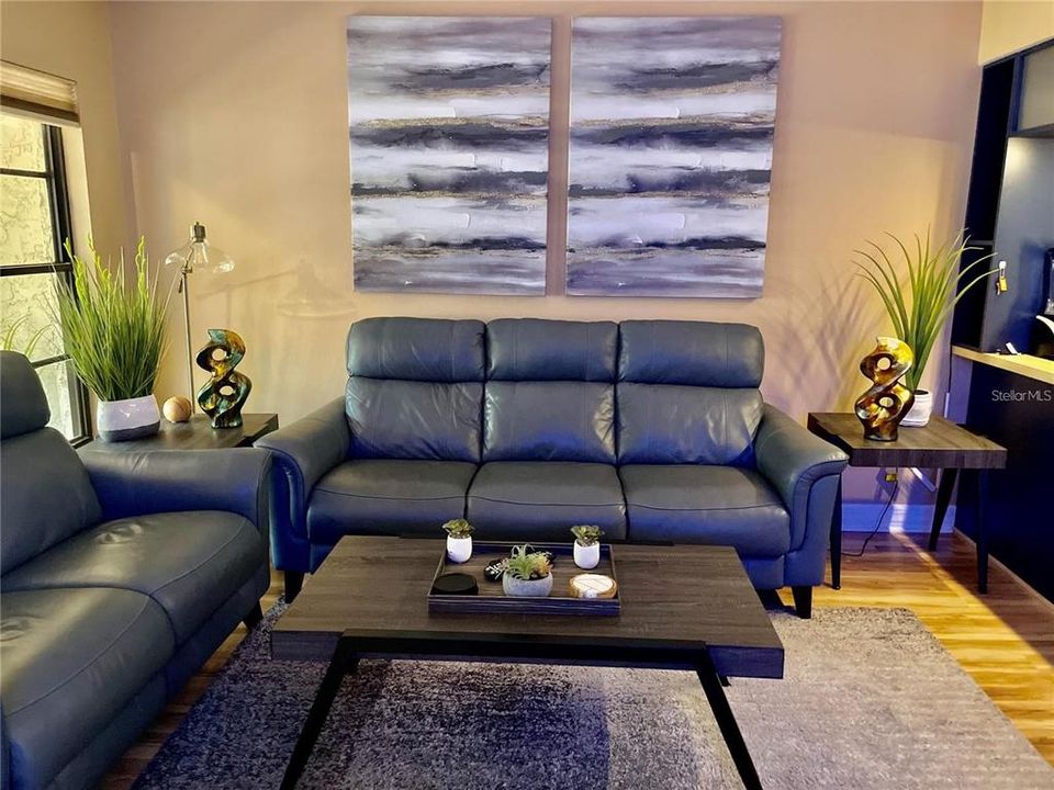 For Sale: $189,910 (1 beds, 1 baths, 675 Square Feet)