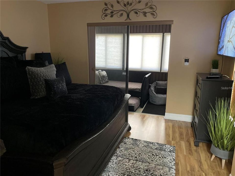 For Sale: $189,910 (1 beds, 1 baths, 675 Square Feet)