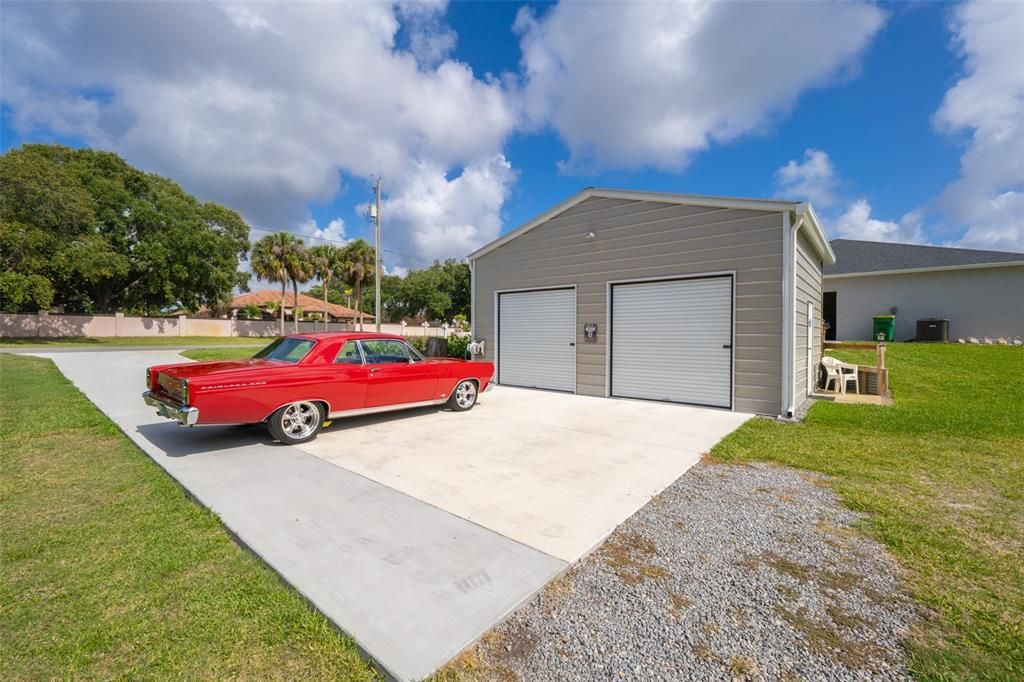 For Sale: $949,000 (4 beds, 2 baths, 2632 Square Feet)