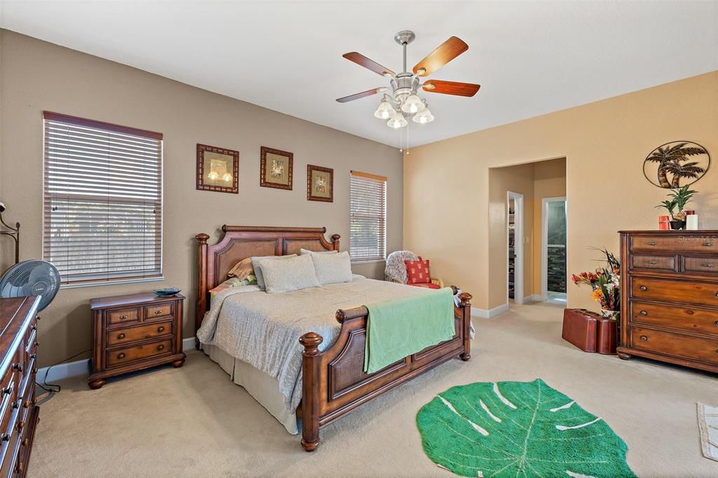 For Sale: $949,000 (4 beds, 2 baths, 2632 Square Feet)