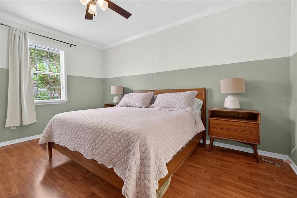 Activo con contrato: $865,000 (4 camas, 2 baños, 2283 Pies cuadrados)