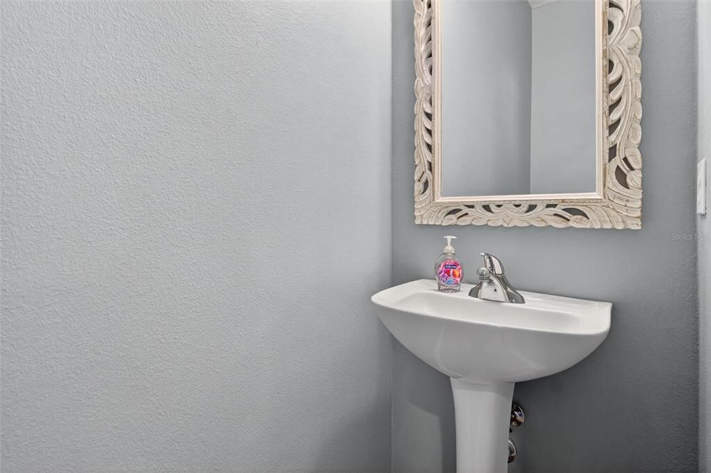 Activo con contrato: $865,000 (4 camas, 2 baños, 2283 Pies cuadrados)