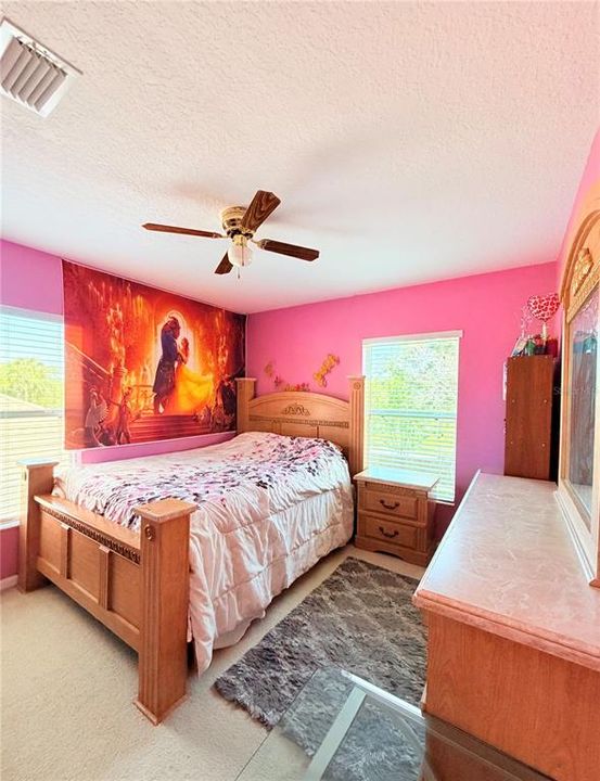 На продажу: $359,000 (4 спален, 2 ванн, 2375 Квадратных фут)