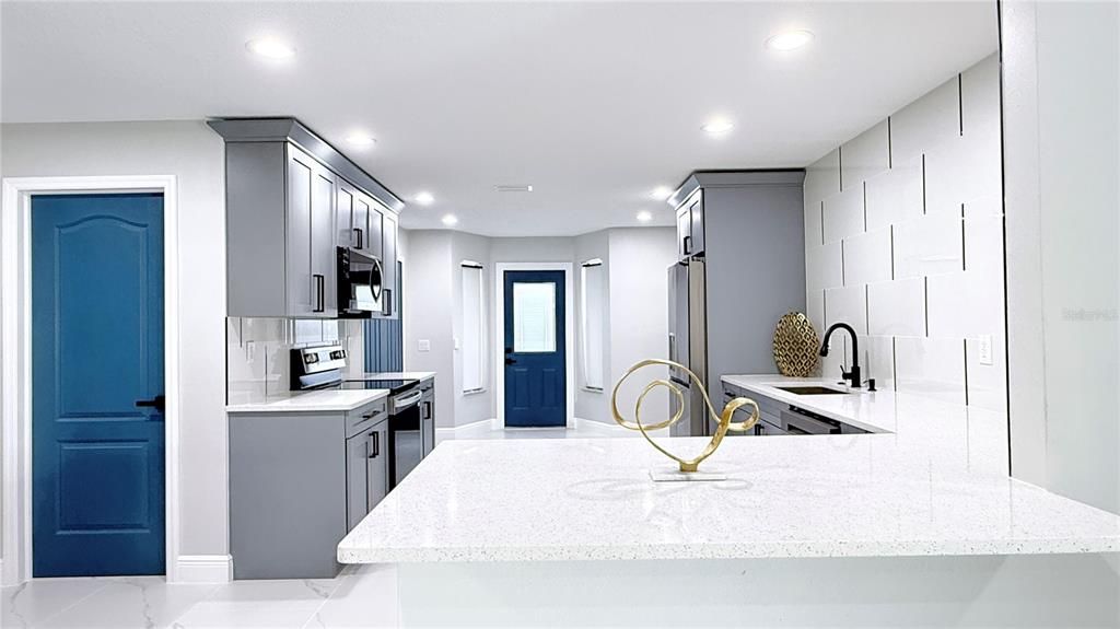 Active With Contract: $540,000 (3 beds, 2 baths, 1801 Square Feet)