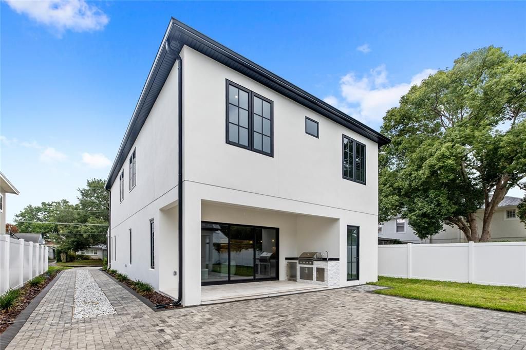 For Sale: $1,179,000 (5 beds, 4 baths, 3317 Square Feet)