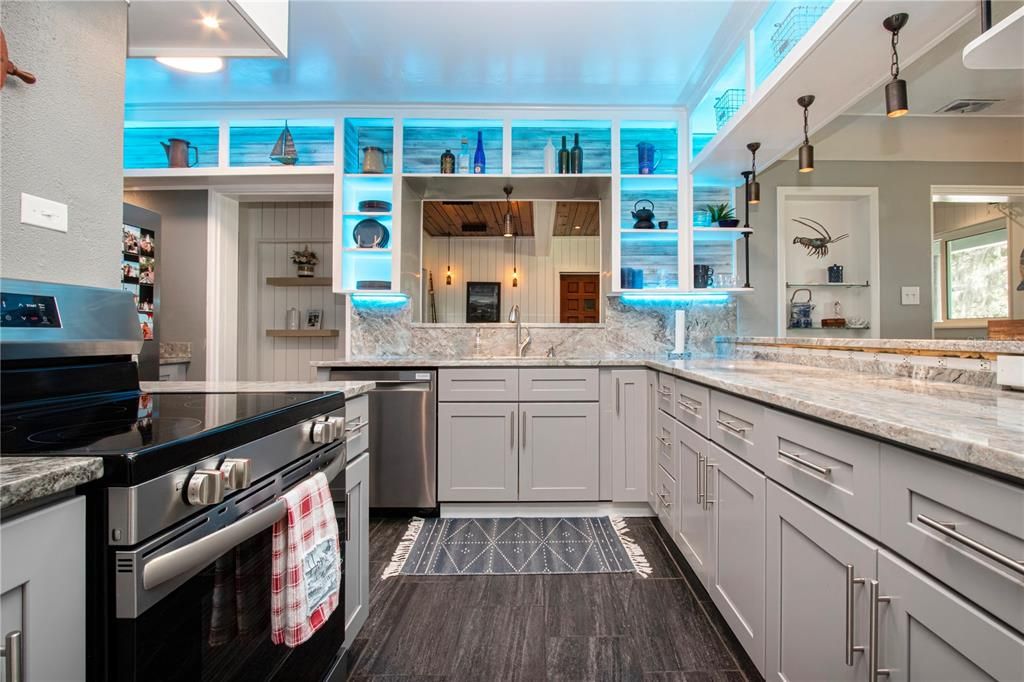 For Sale: $419,900 (3 beds, 2 baths, 1758 Square Feet)