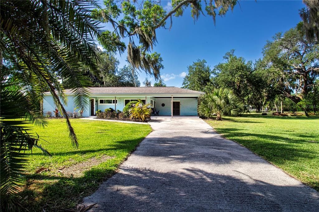 For Sale: $419,900 (3 beds, 2 baths, 1758 Square Feet)