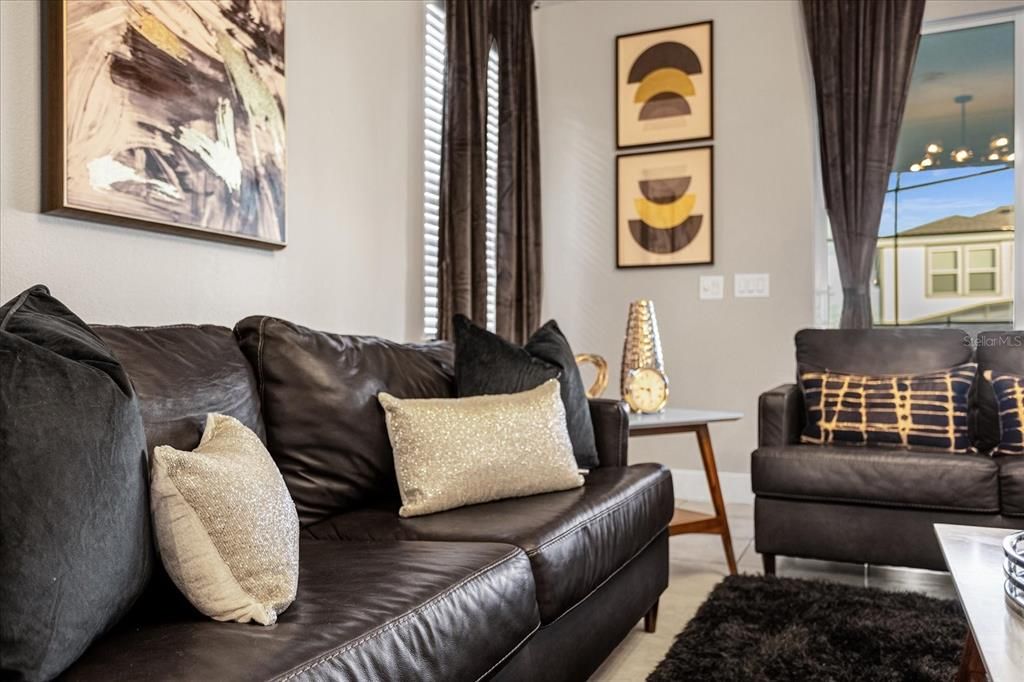 En Venta: $695,000 (6 camas, 4 baños, 3111 Pies cuadrados)
