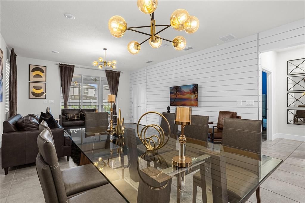 En Venta: $695,000 (6 camas, 4 baños, 3111 Pies cuadrados)