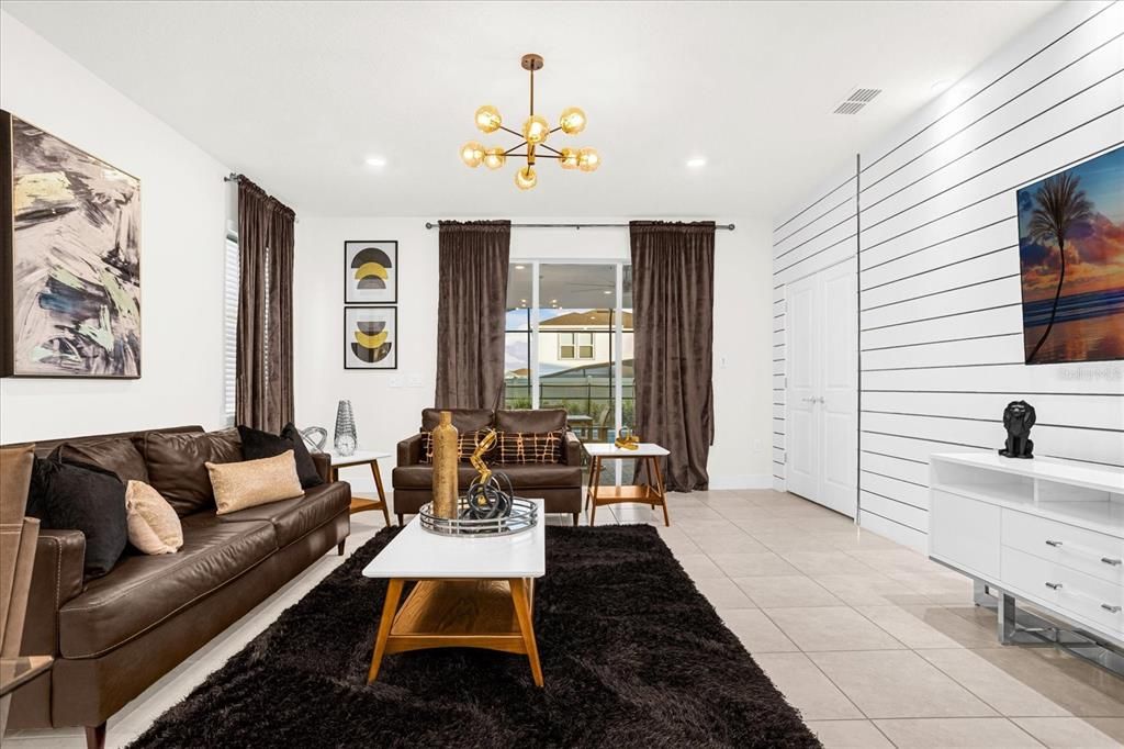 En Venta: $695,000 (6 camas, 4 baños, 3111 Pies cuadrados)