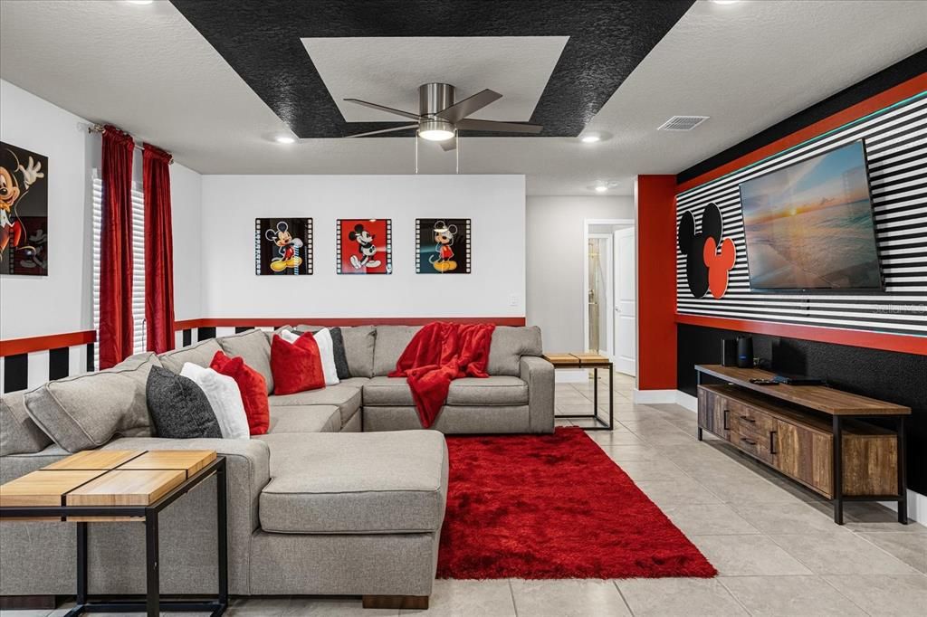 En Venta: $695,000 (6 camas, 4 baños, 3111 Pies cuadrados)