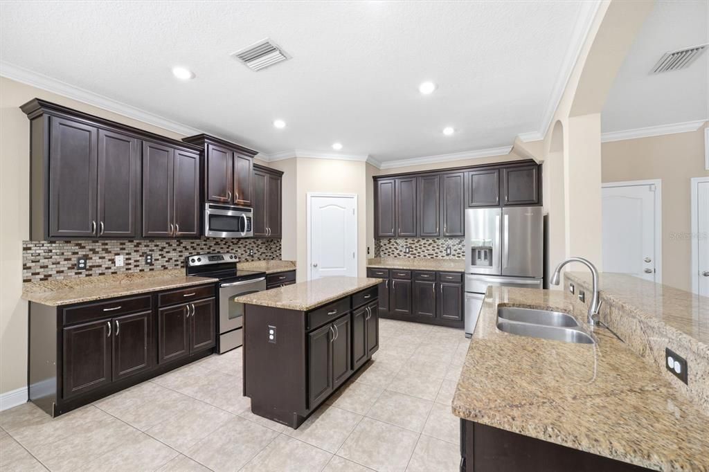 For Sale: $698,500 (4 beds, 2 baths, 2248 Square Feet)