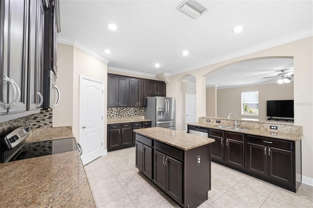 For Sale: $698,500 (4 beds, 2 baths, 2248 Square Feet)
