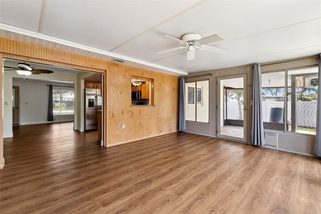 Activo con contrato: $365,000 (3 camas, 2 baños, 1200 Pies cuadrados)