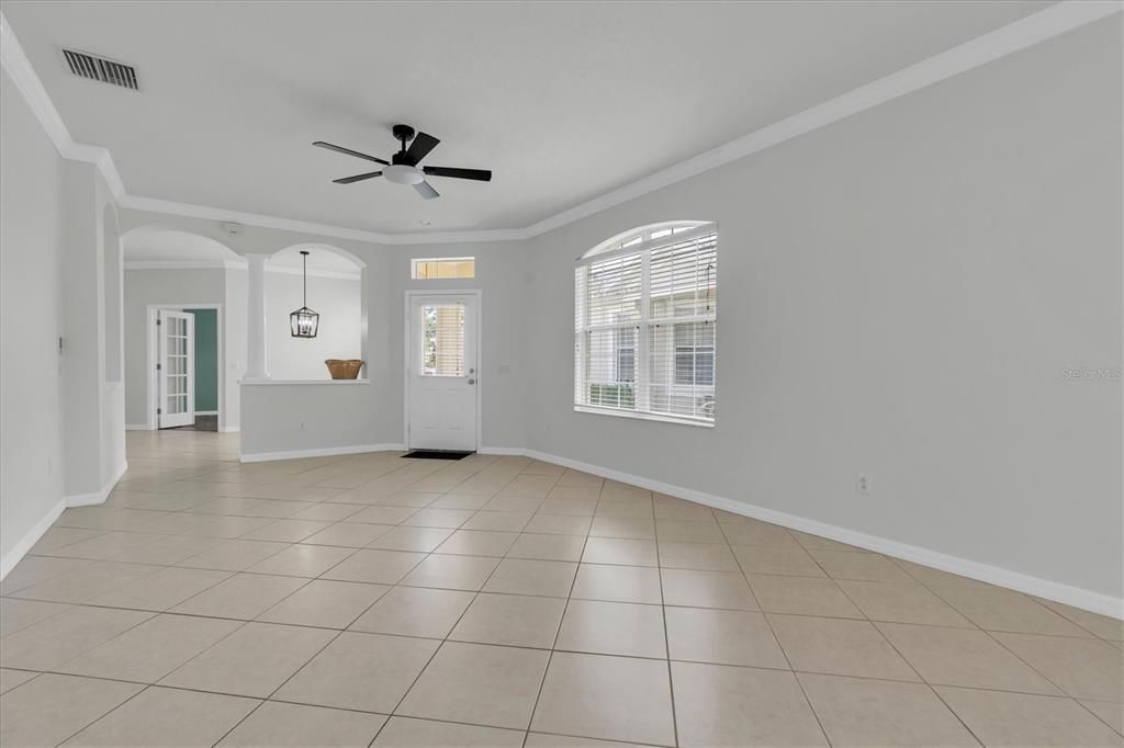 For Rent: $2,500 (3 beds, 2 baths, 1760 Square Feet)