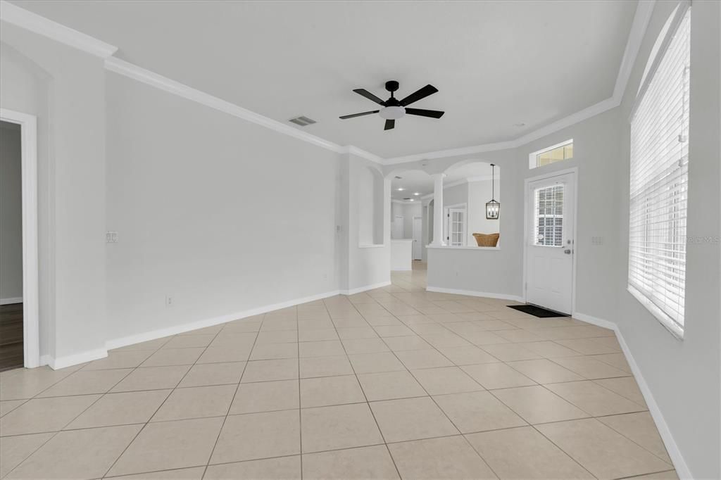 For Rent: $2,500 (3 beds, 2 baths, 1760 Square Feet)