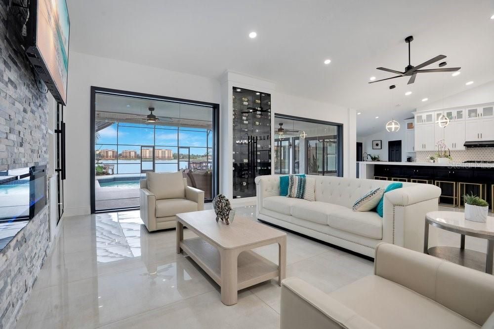 En Venta: $2,400,000 (5 camas, 3 baños, 4054 Pies cuadrados)