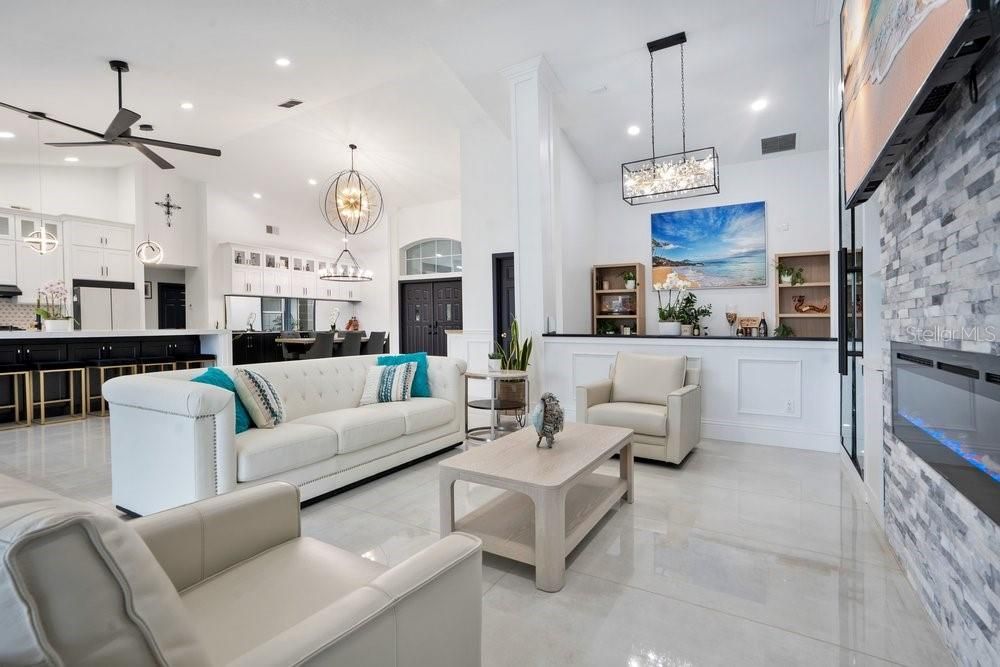 En Venta: $2,400,000 (5 camas, 3 baños, 4054 Pies cuadrados)