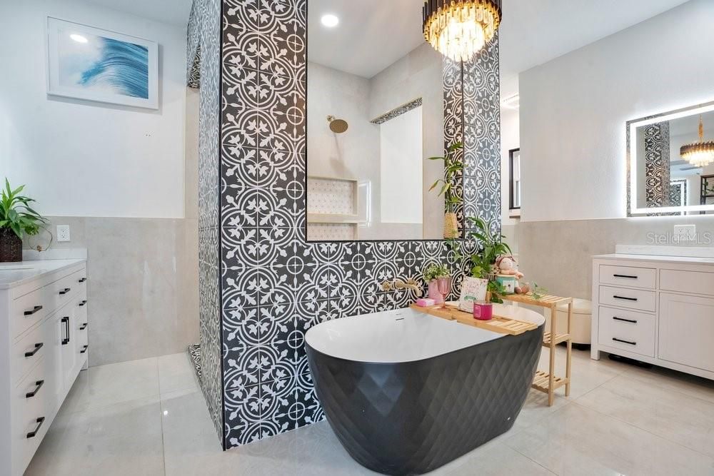 En Venta: $2,400,000 (5 camas, 3 baños, 4054 Pies cuadrados)
