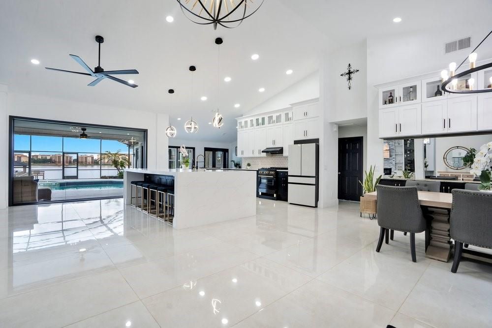 En Venta: $2,400,000 (5 camas, 3 baños, 4054 Pies cuadrados)